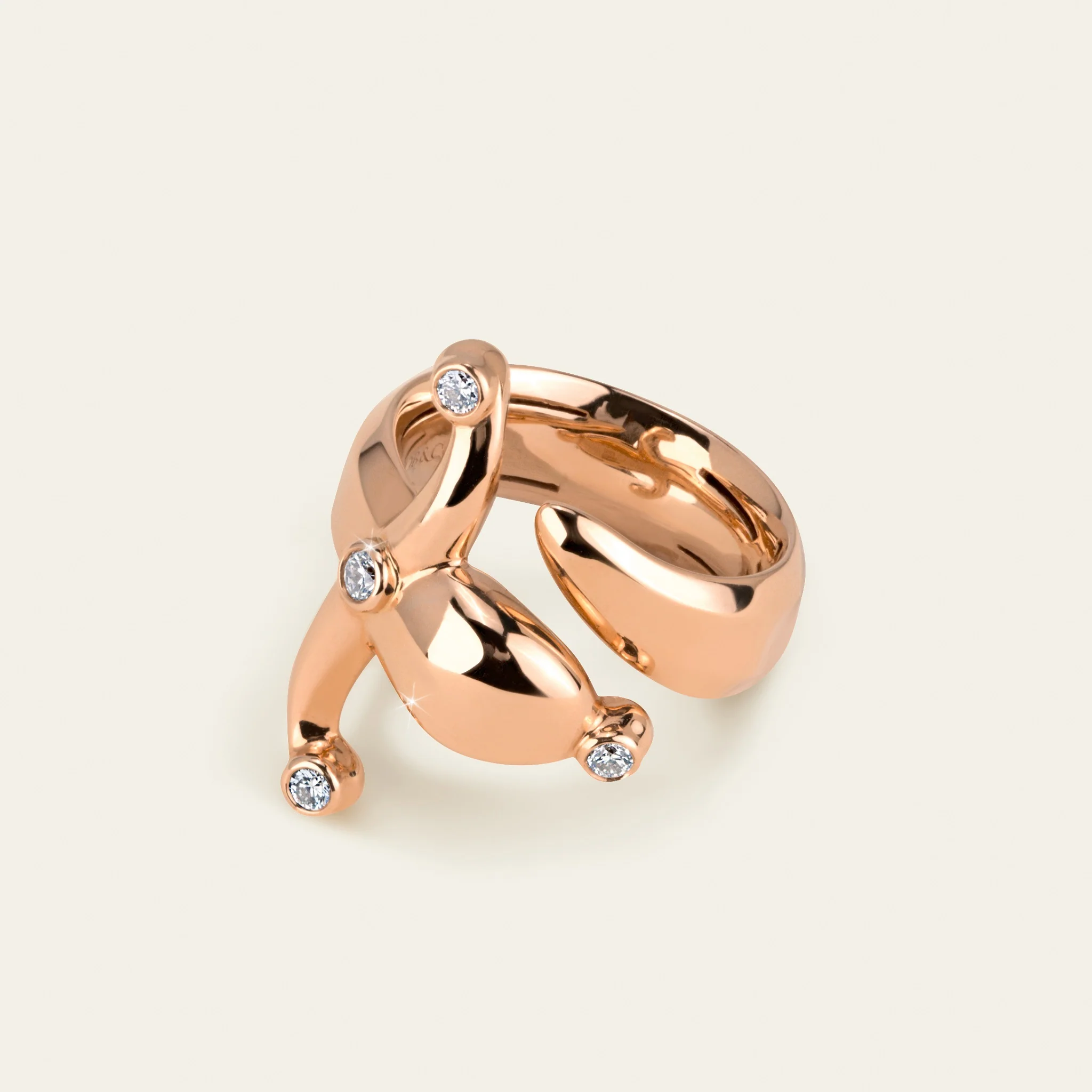 剣のしなやかなカーブを再現したエスパーダ・リング 詳細