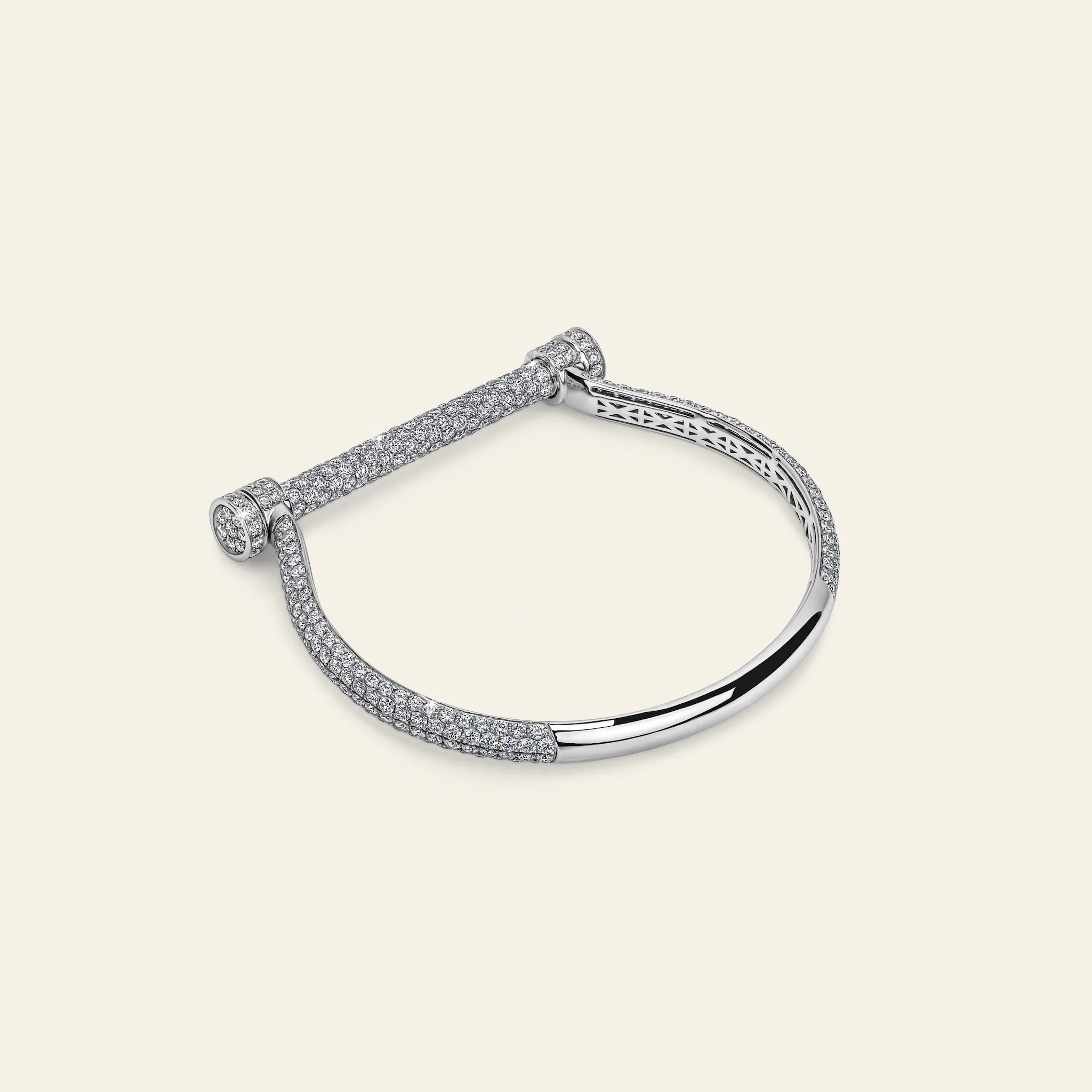 ジェイコブ エストリボ コレクション ホワイトゴールド フルダイヤブレスレット 着用イメージ