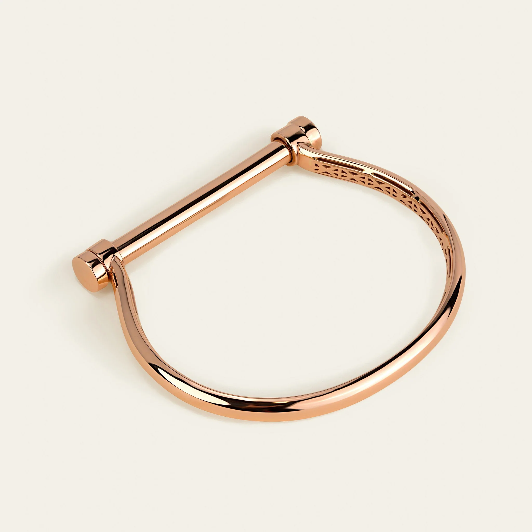 ジェイコブ エストリボ コレクション ローズゴールド バングル 着用画像