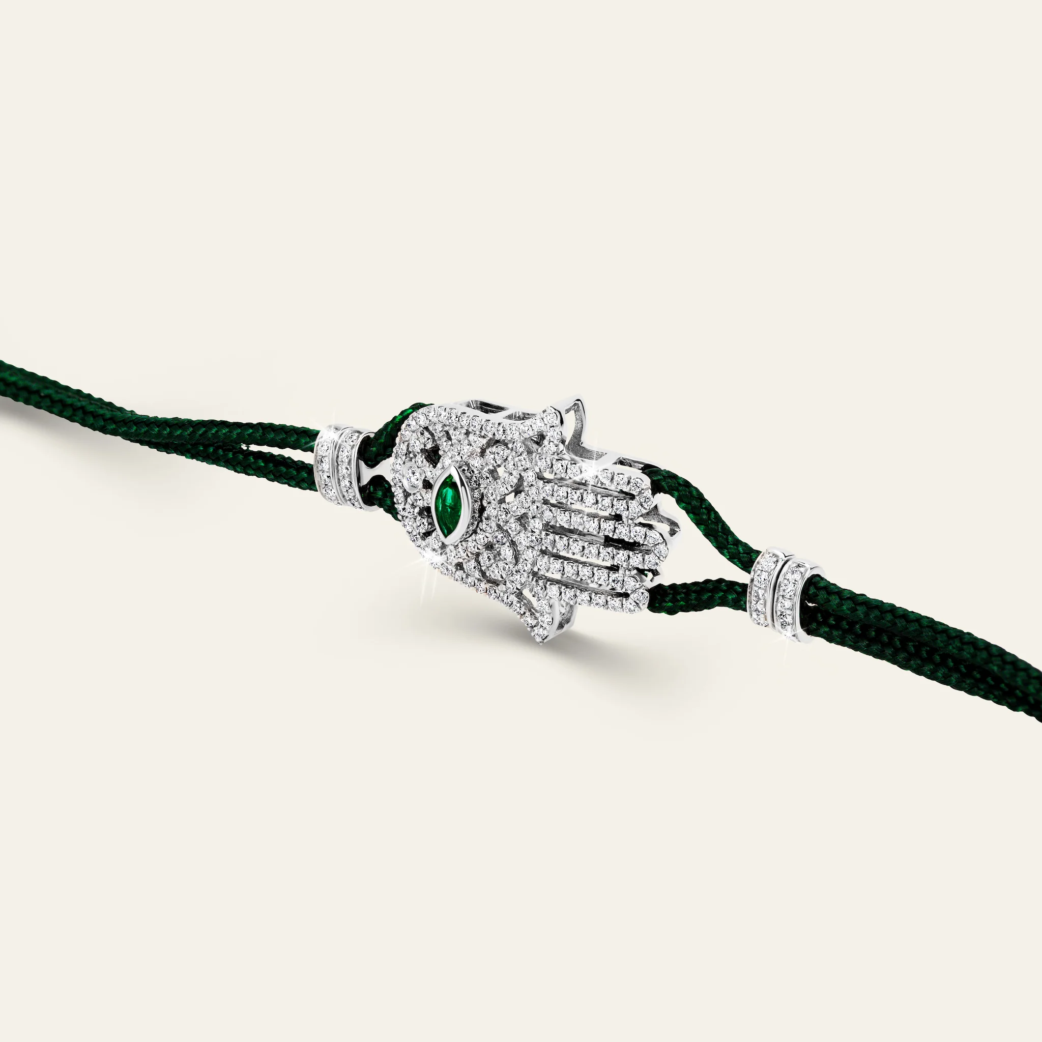 ジェイコブ エビル・アイ コレクション 18KWG ブレスレット 着用画像