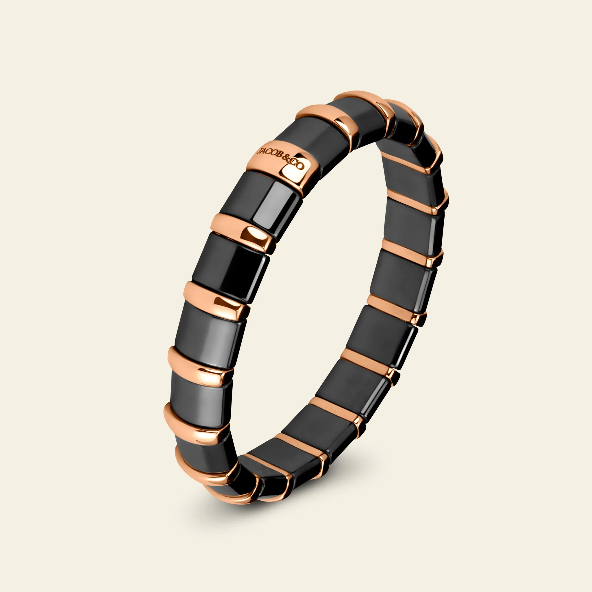 重厚な輝きのヘマタイトと18KRGのデザイン詳細