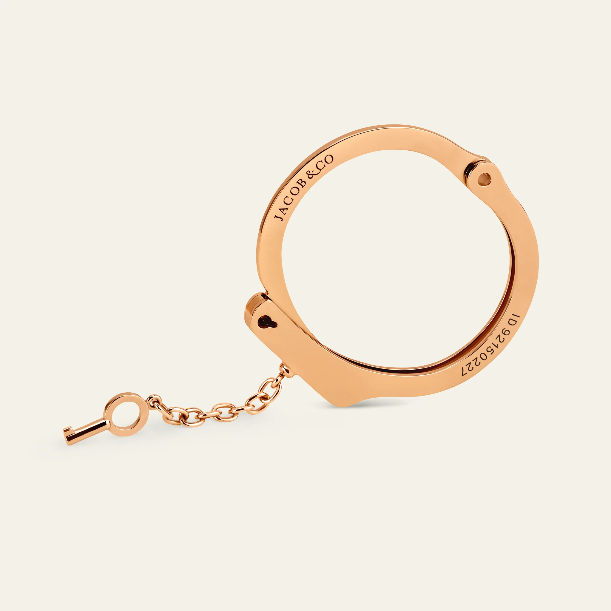 ラブ・ロックダウン ブレスレット 着用モデル