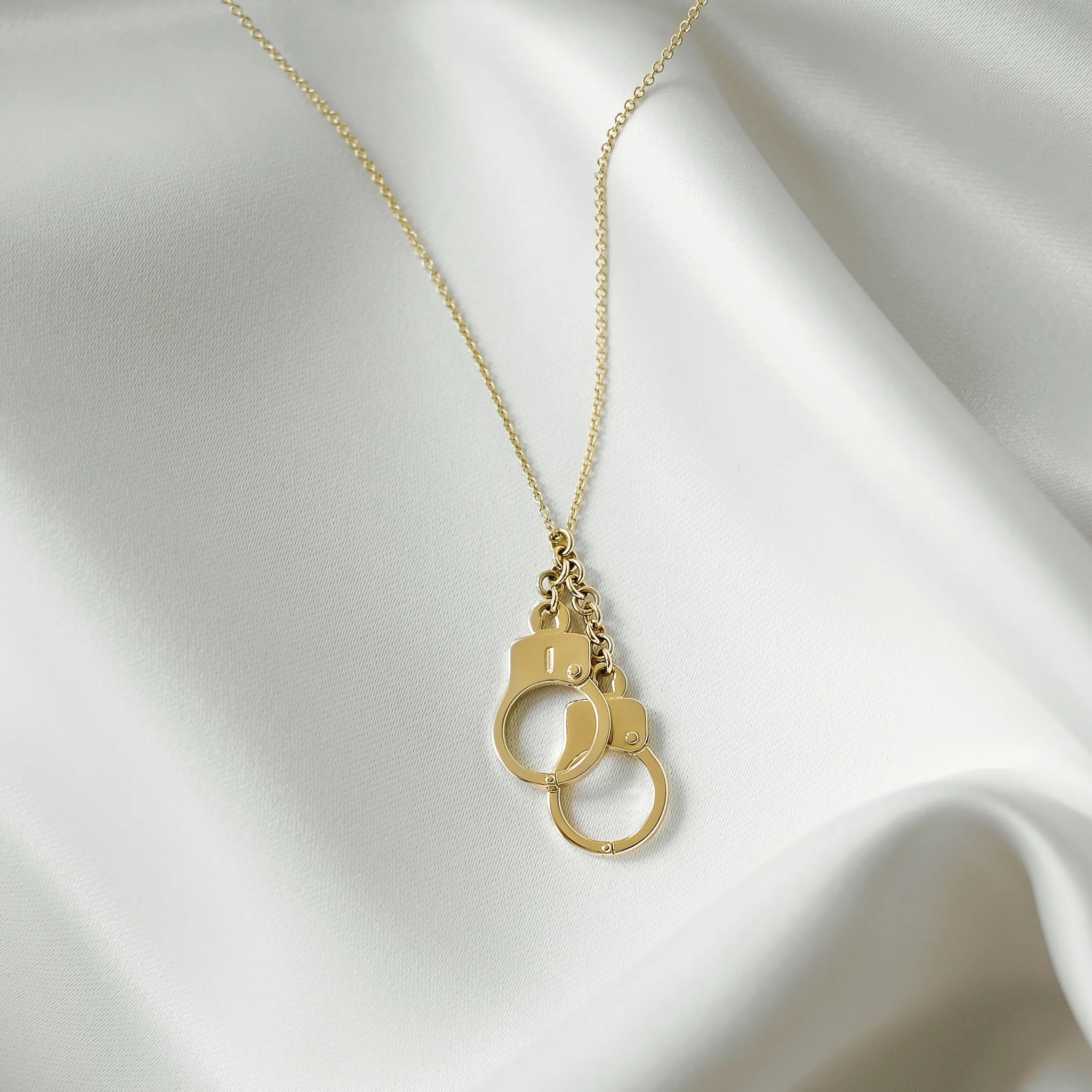 Jacob & Co. 18Kイエローゴールド 鎖と錠前のデザイン