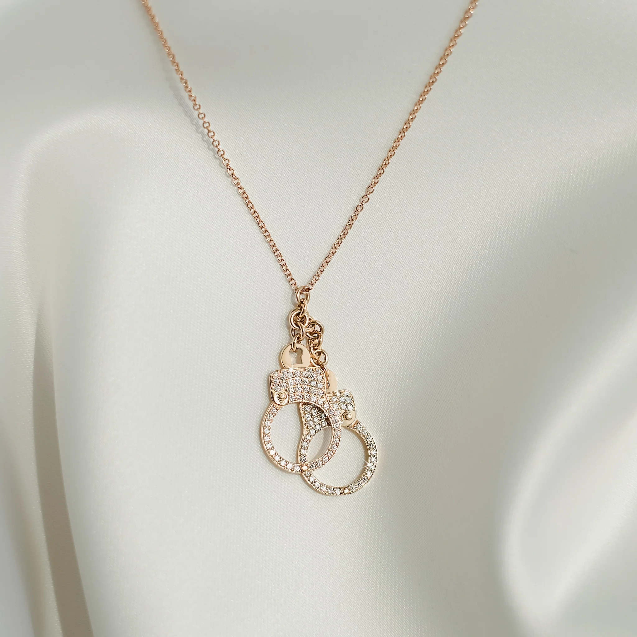 Jacob & Co. 18Kローズゴールド ダイヤモンドネックレス 鎖と錠前のデザイン