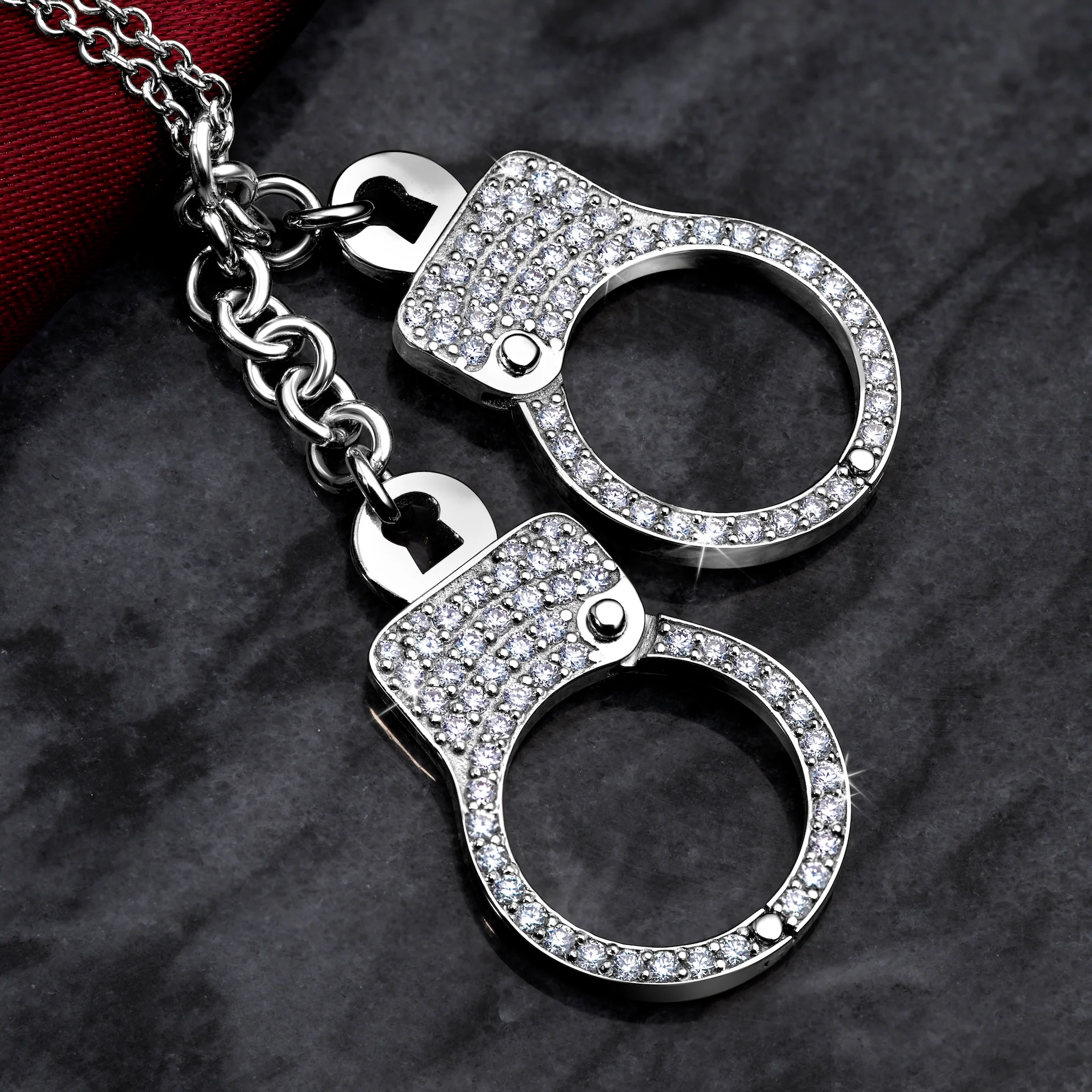 Jacob & Co. 18Kホワイトゴールド 鎖と錠前のデザイン