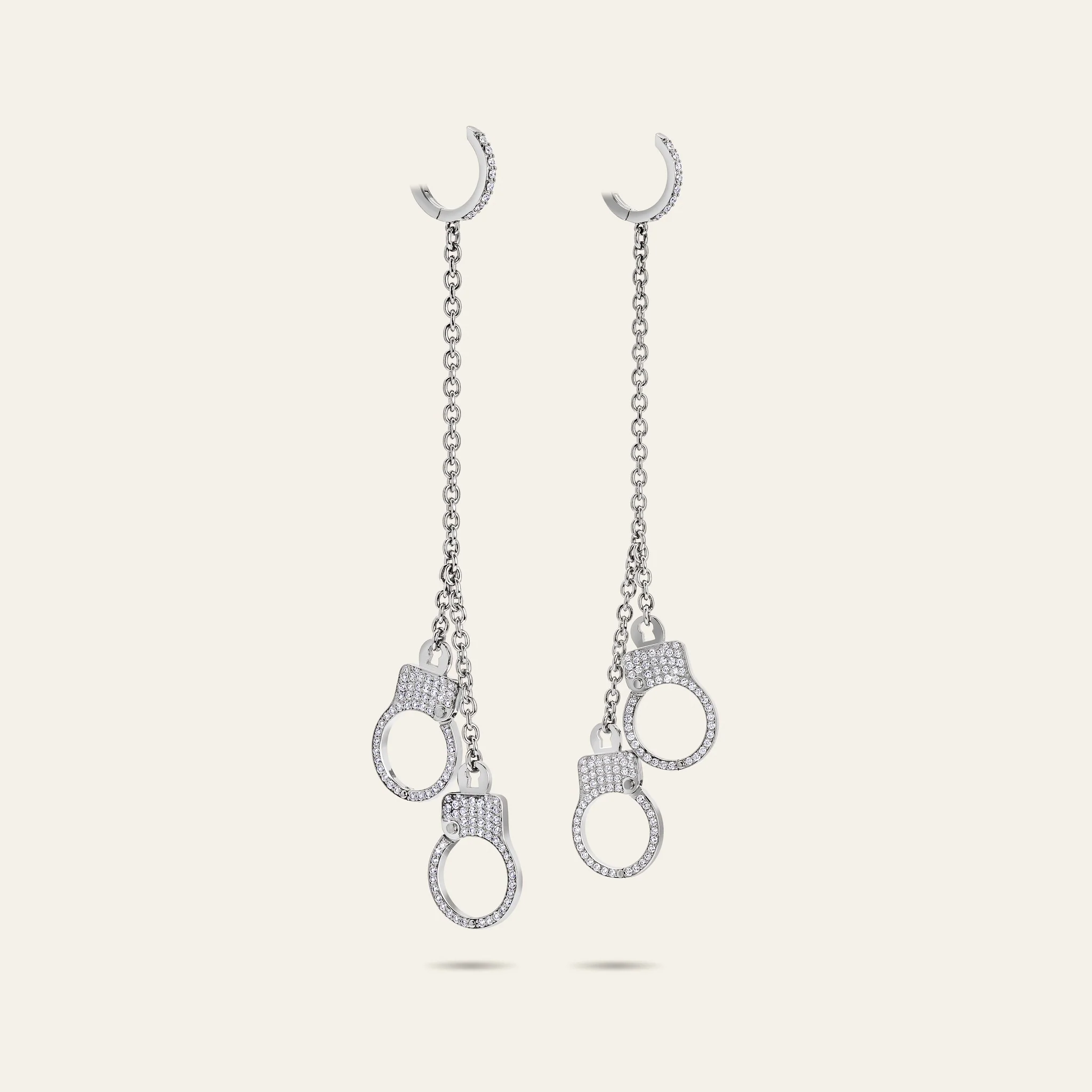 Jacob & Co. ラブ・ロックダウン ハンギングダイヤモンドイヤリング 18Kホワイトゴールド 正面