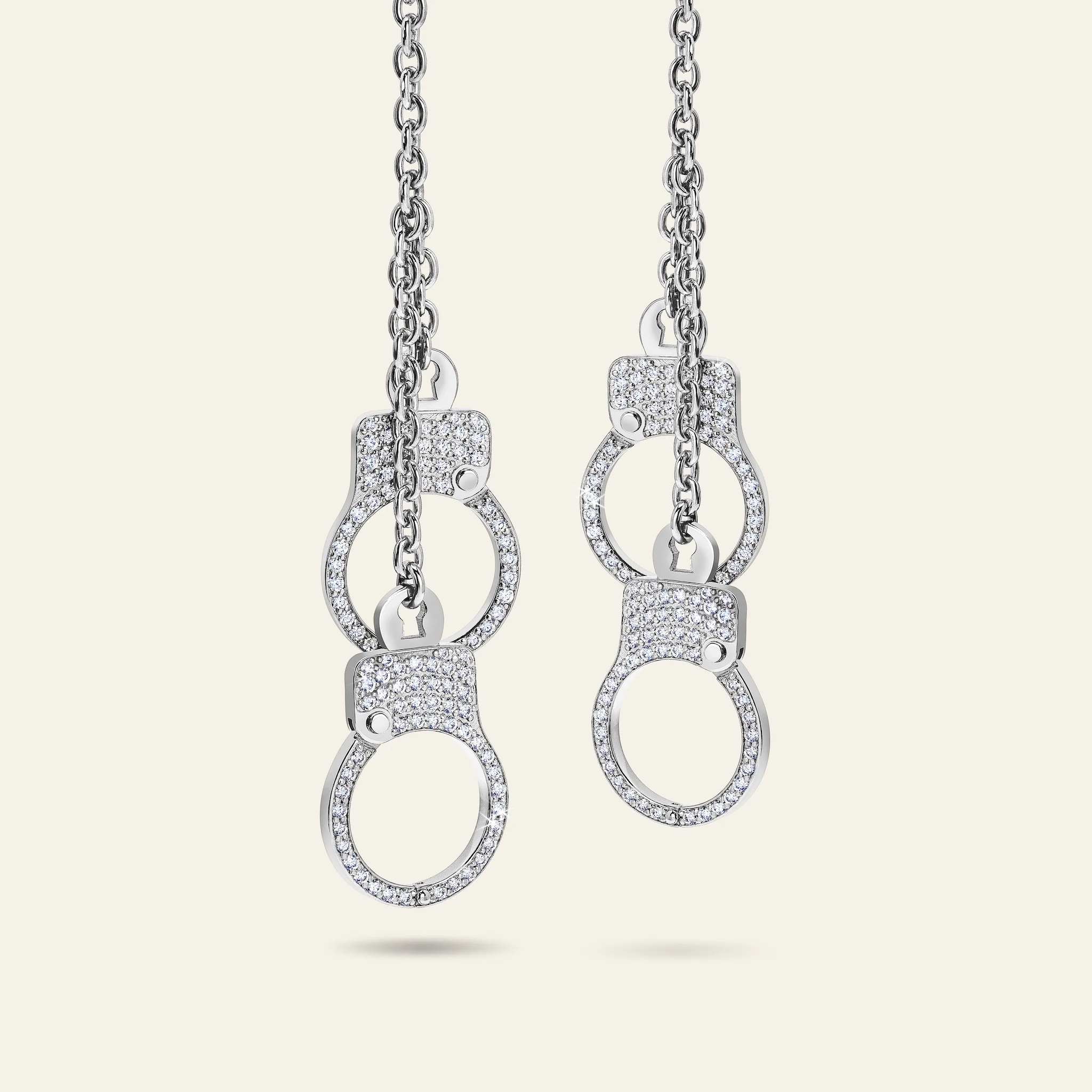 ラブ・ロックダウン ハンギングダイヤモンドイヤリング ダイヤモンド