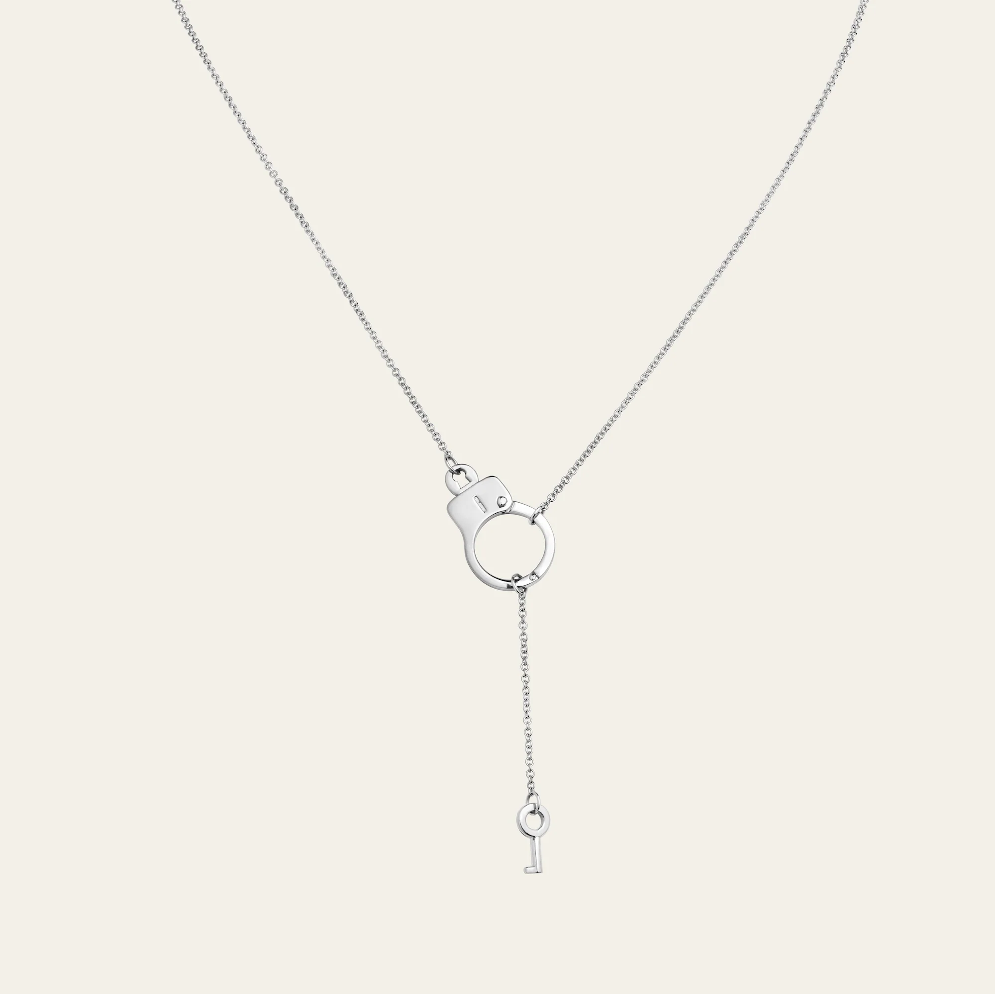 Jacob & Co. 18Kホワイトゴールド シングル カフ ペンダント 着用イメージ