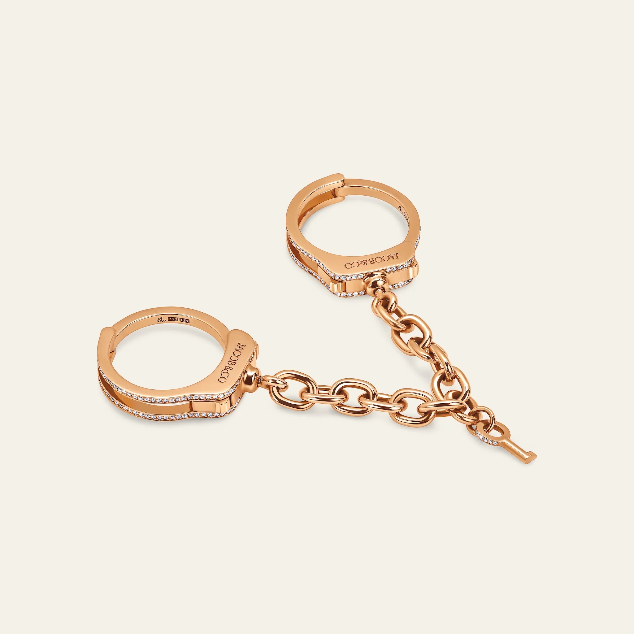 Jacob & Co. 18K金 2フィンガーダイヤモンドリング 着用イメージ