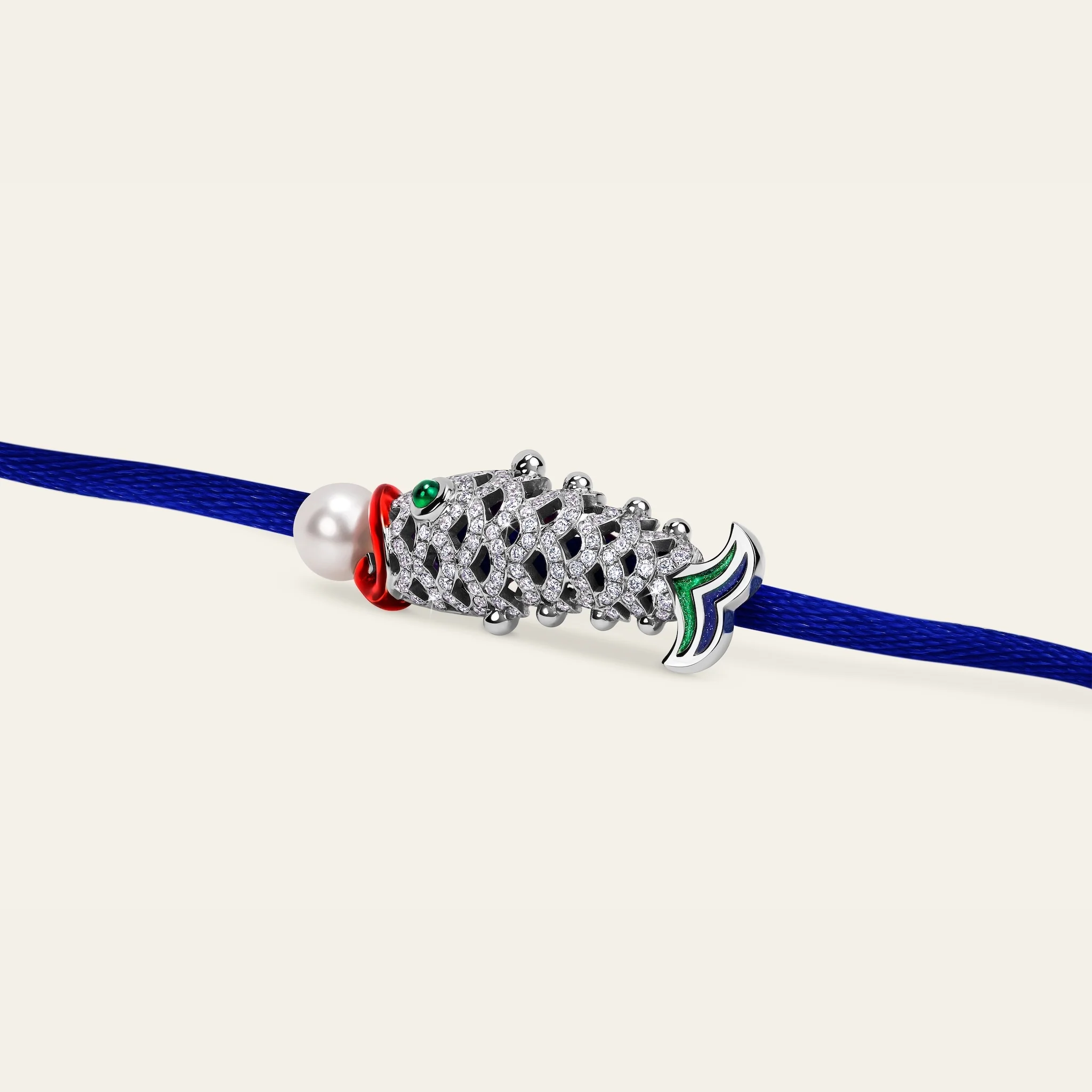 ジェイコブ ラッキー・ユー コレクション 鯉 紐ブレスレット 着用画像