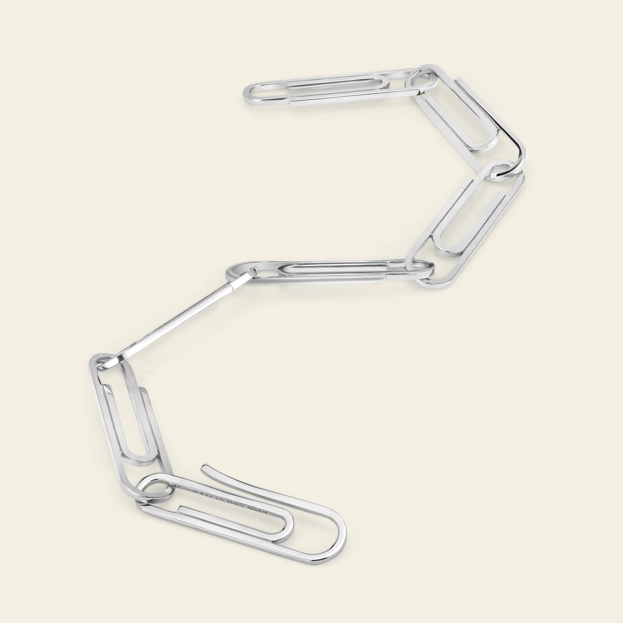 ヴァージルのビジョンを具現化した Office Supplies 刻印詳細