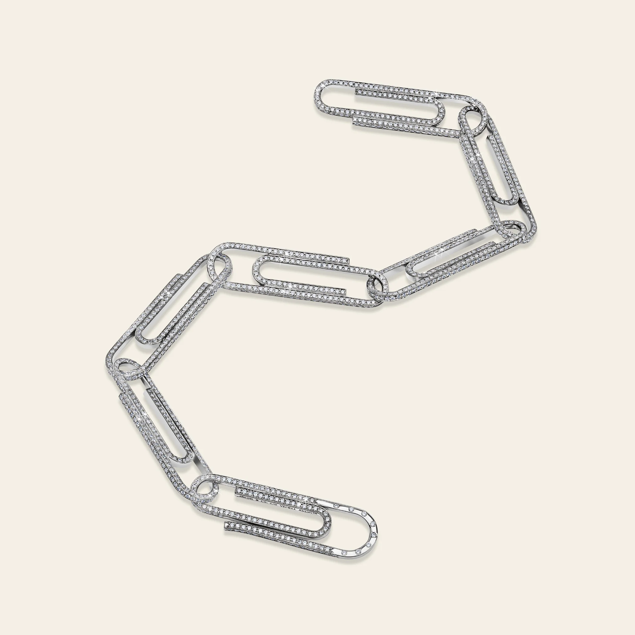 ヴァージルのビジョンを具現化したホワイトダイヤモンド・ペーパークリップ 詳細
