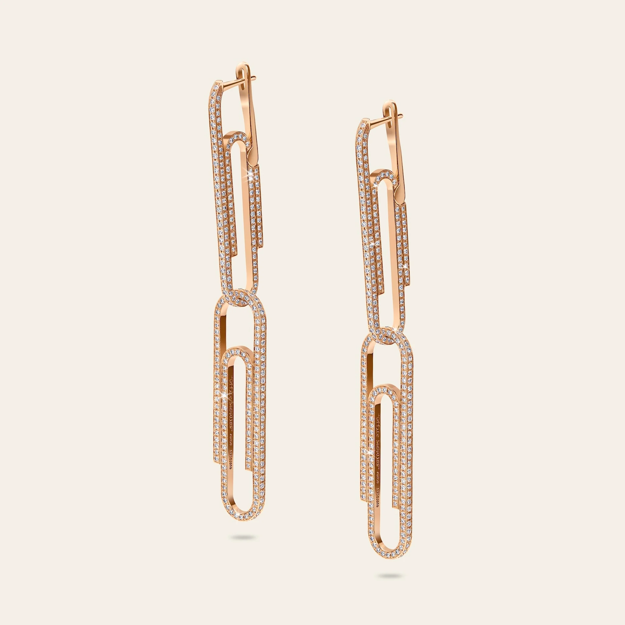 ヴァージルのビジョンを具現化したダイヤモンド・ペーパークリップ・イヤリング 詳細