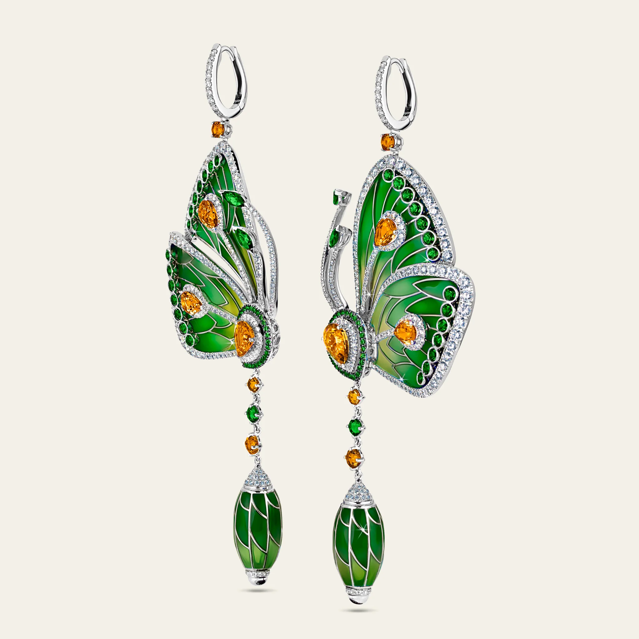 ジェイコブ パピヨン コレクション ホワイトゴールド ピアス 着用画像