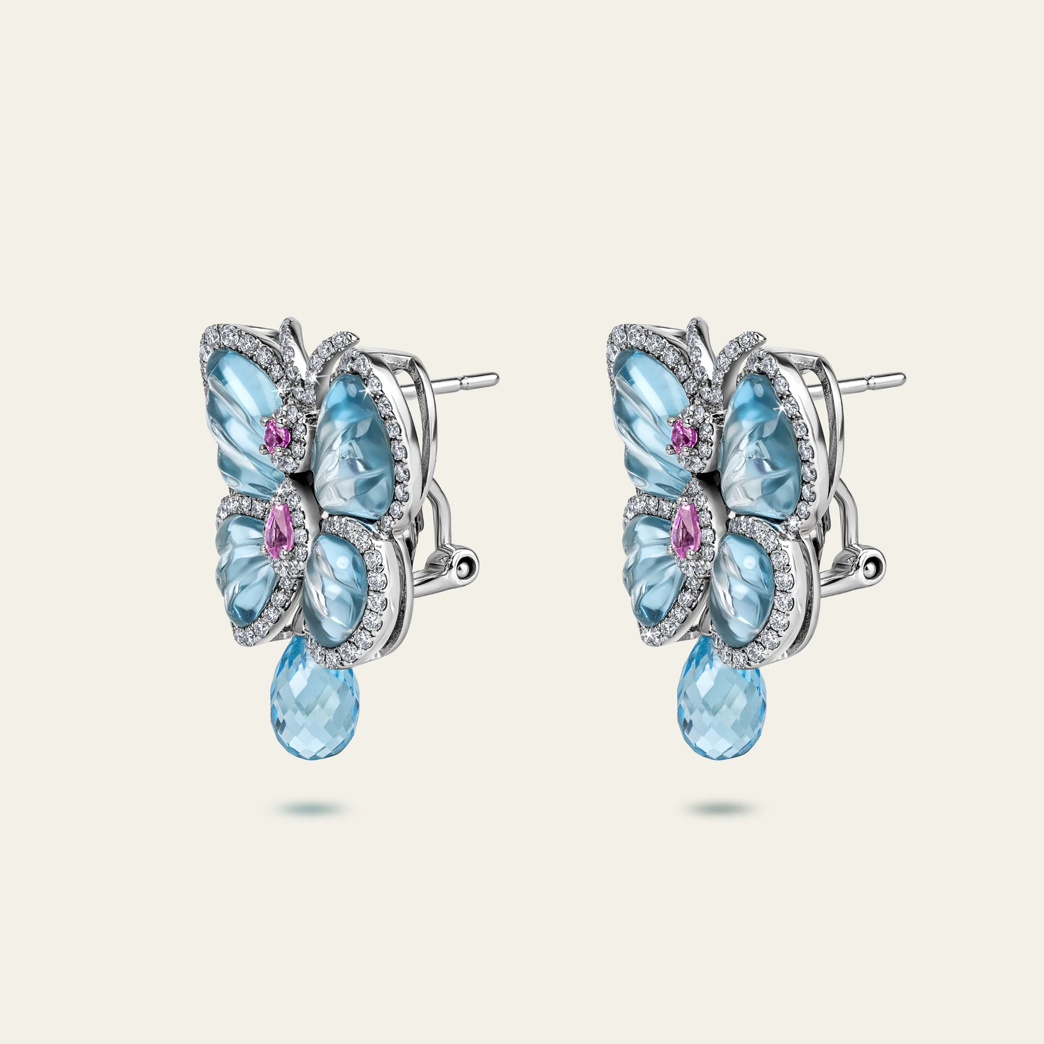 ジェイコブ パピヨン コレクション ホワイトゴールド ピアス 着用画像