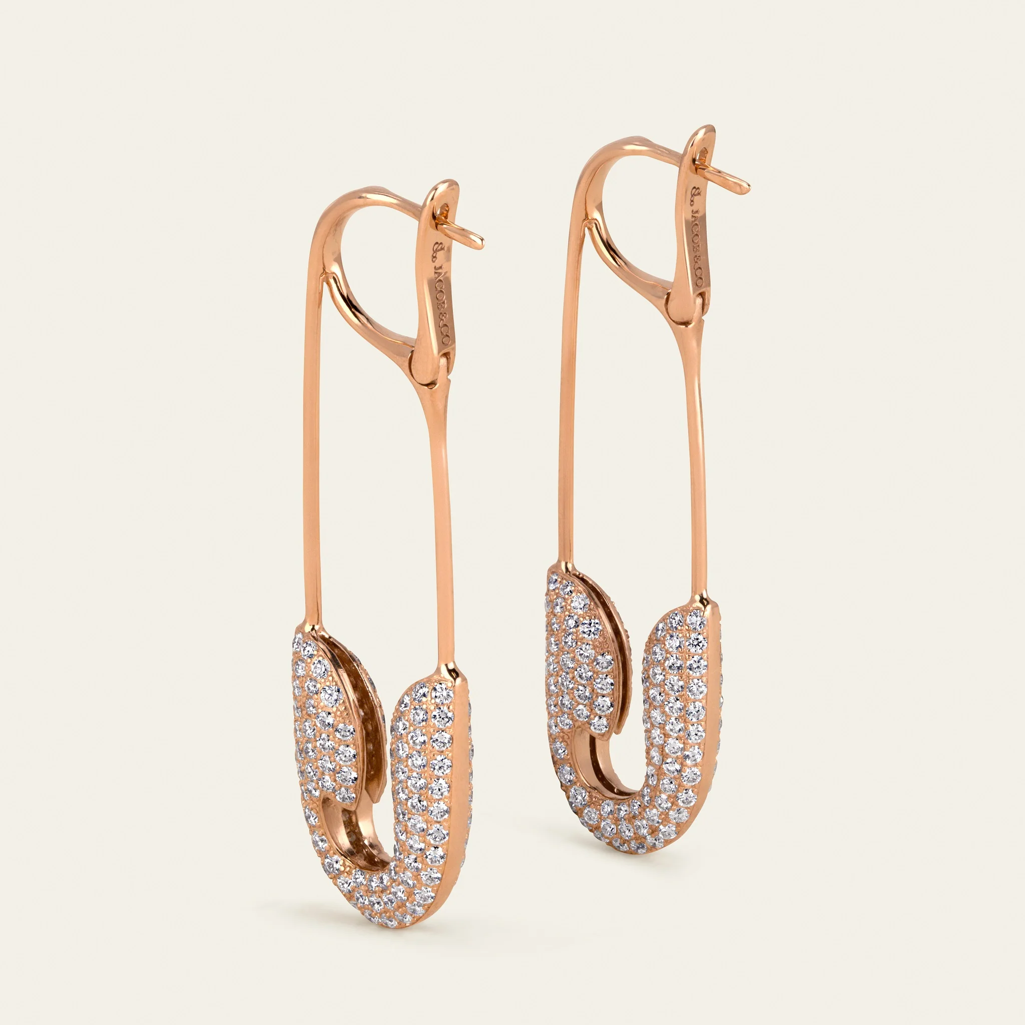 ジェイコブ セキュラス コレクション ローズゴールド ピアス 着用画像