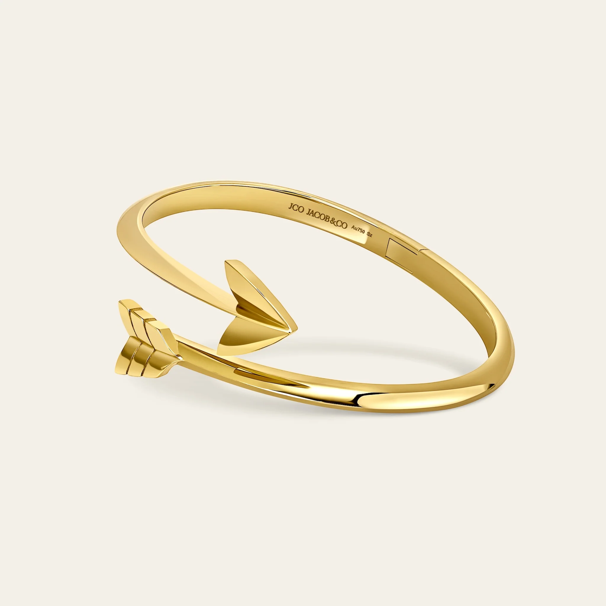 Jacob & Co. スーパーアロー 矢モチーフ 18Kイエローゴールドブレスレット 着用イメージ