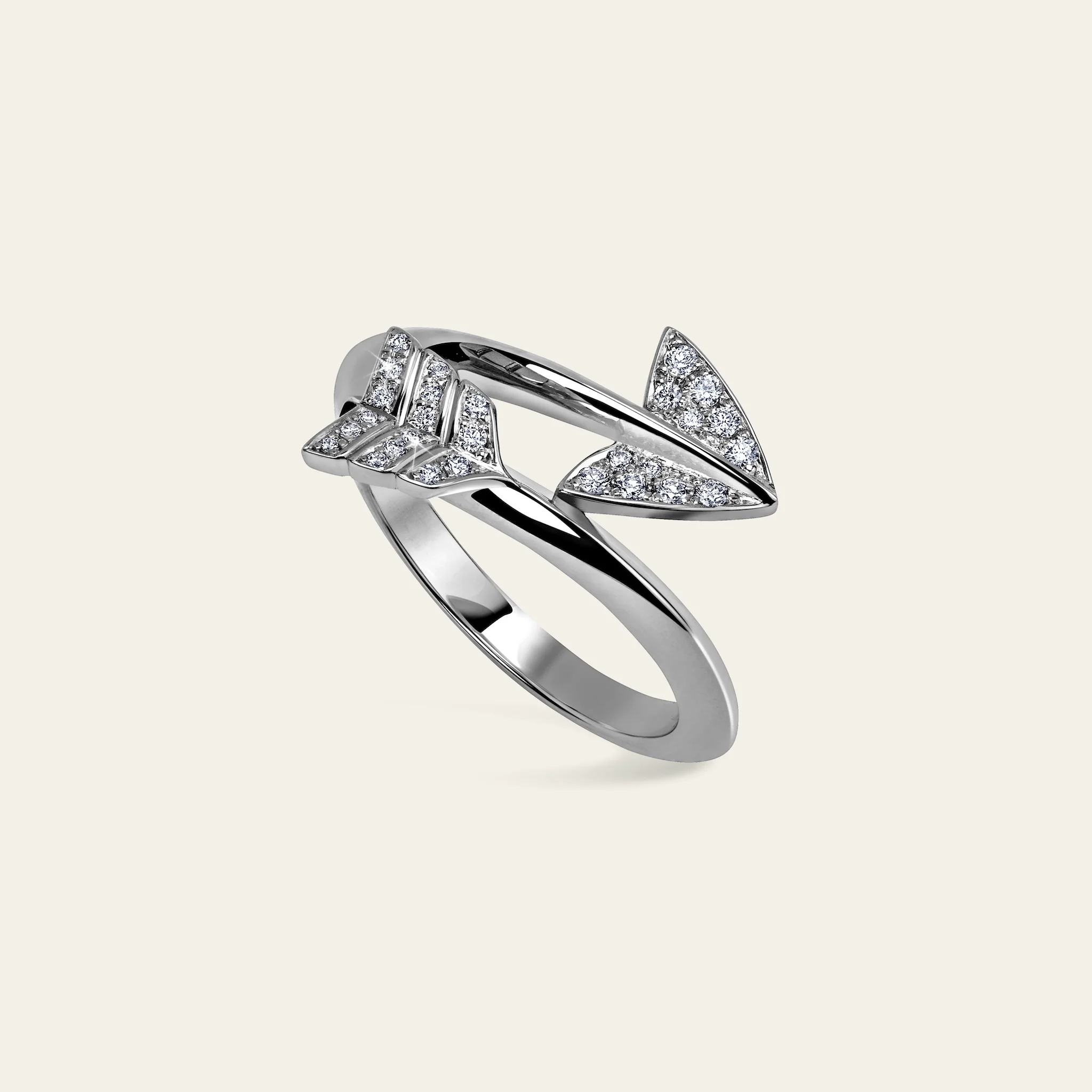 Jacob & Co. スーパーアロー 矢モチーフ 18K金指輪 着用イメージ