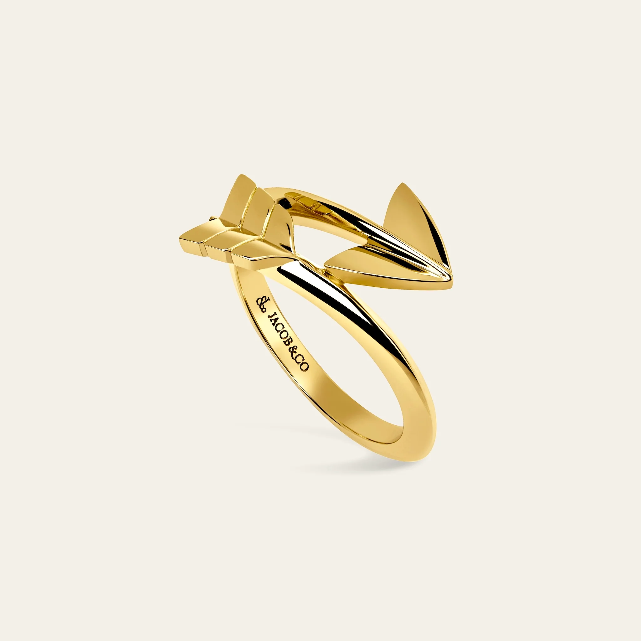 Jacob & Co. スーパーアロー 矢モチーフ イエローゴールド指輪 着用イメージ