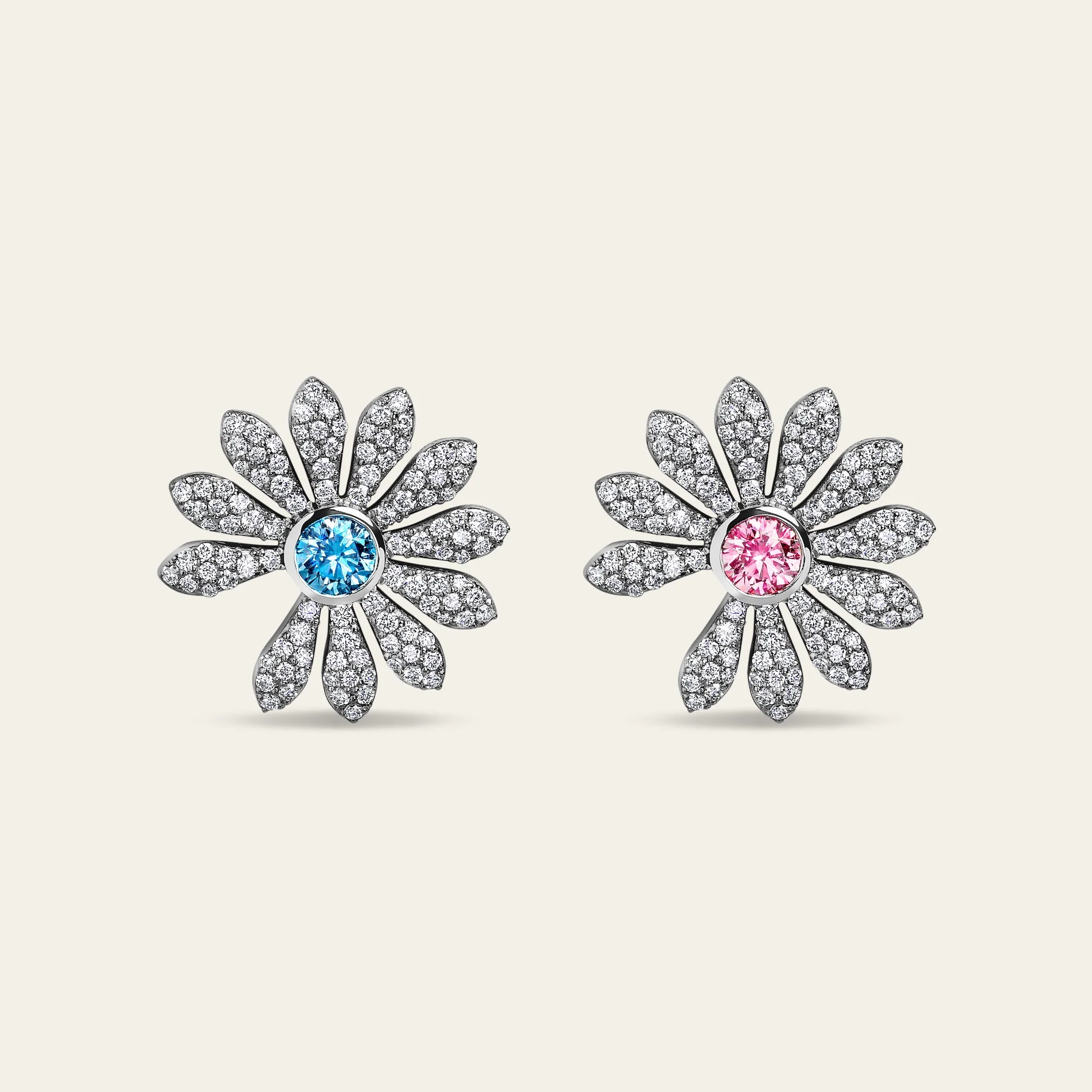 Jacob & Co. x PEACEMINUSONE ピンク/ブルートパーズ パヴェイヤリング 正面